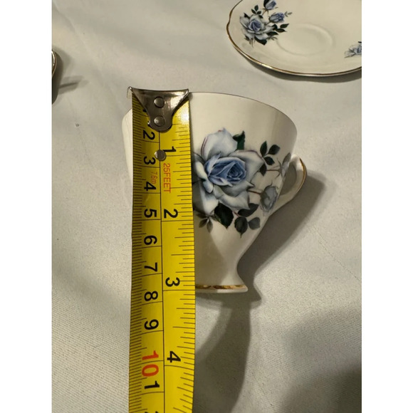 Royal Dover Tea Cup & Saucer Made In England Bone China Blue Roses Gold Trim VTG - Picture 2 of 4